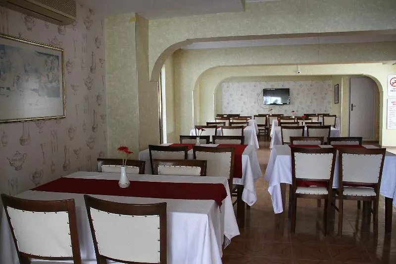 Saturn Hotel Κουσάντασι