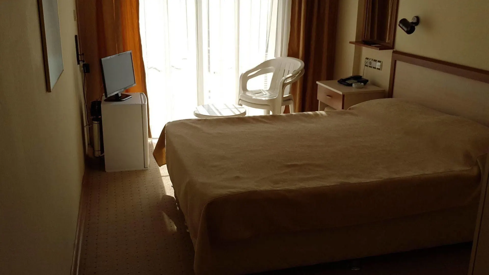 Saturn Hotel Kusadası 3*,