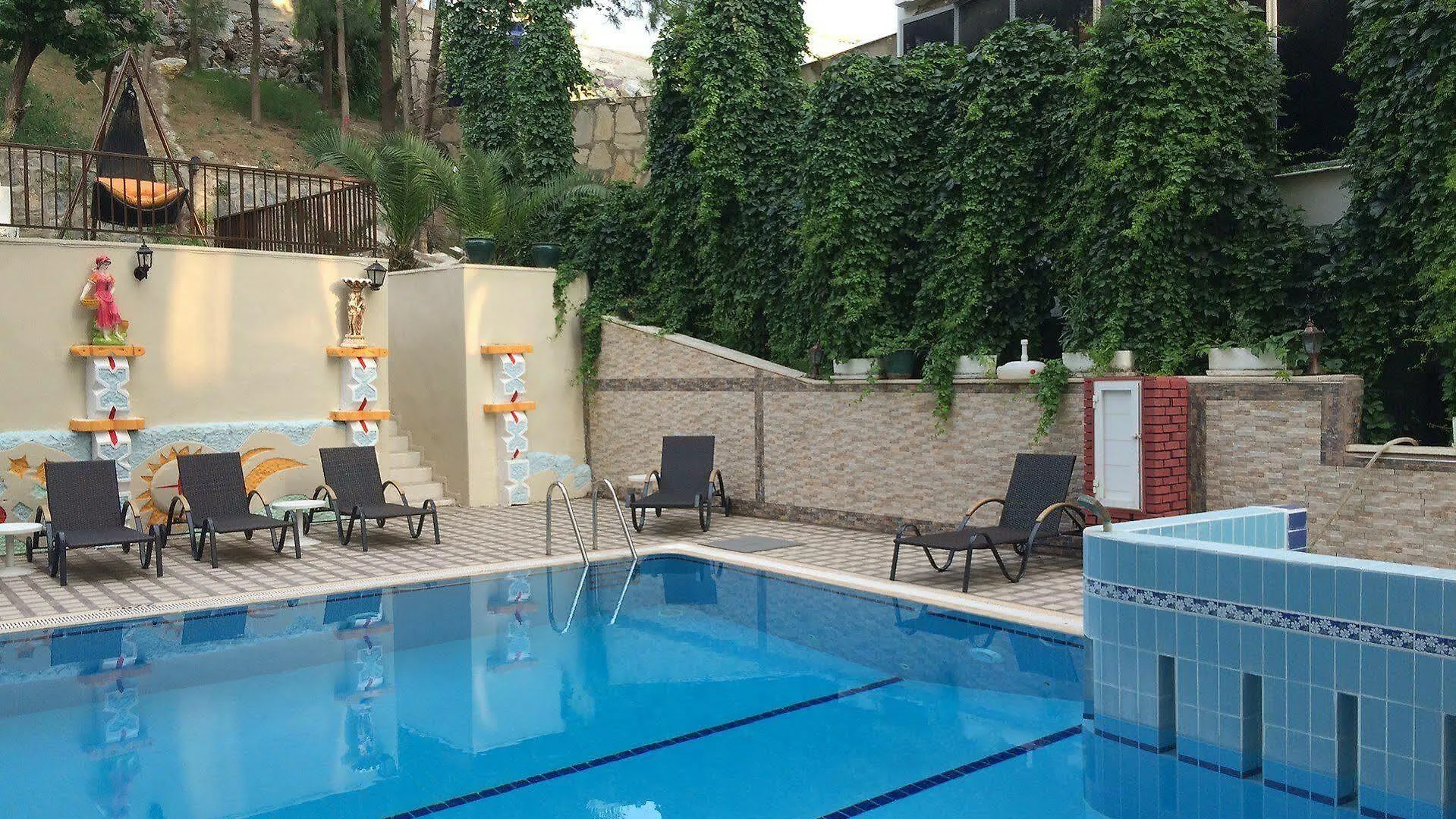 Saturn Hotel Kusadası 3*,